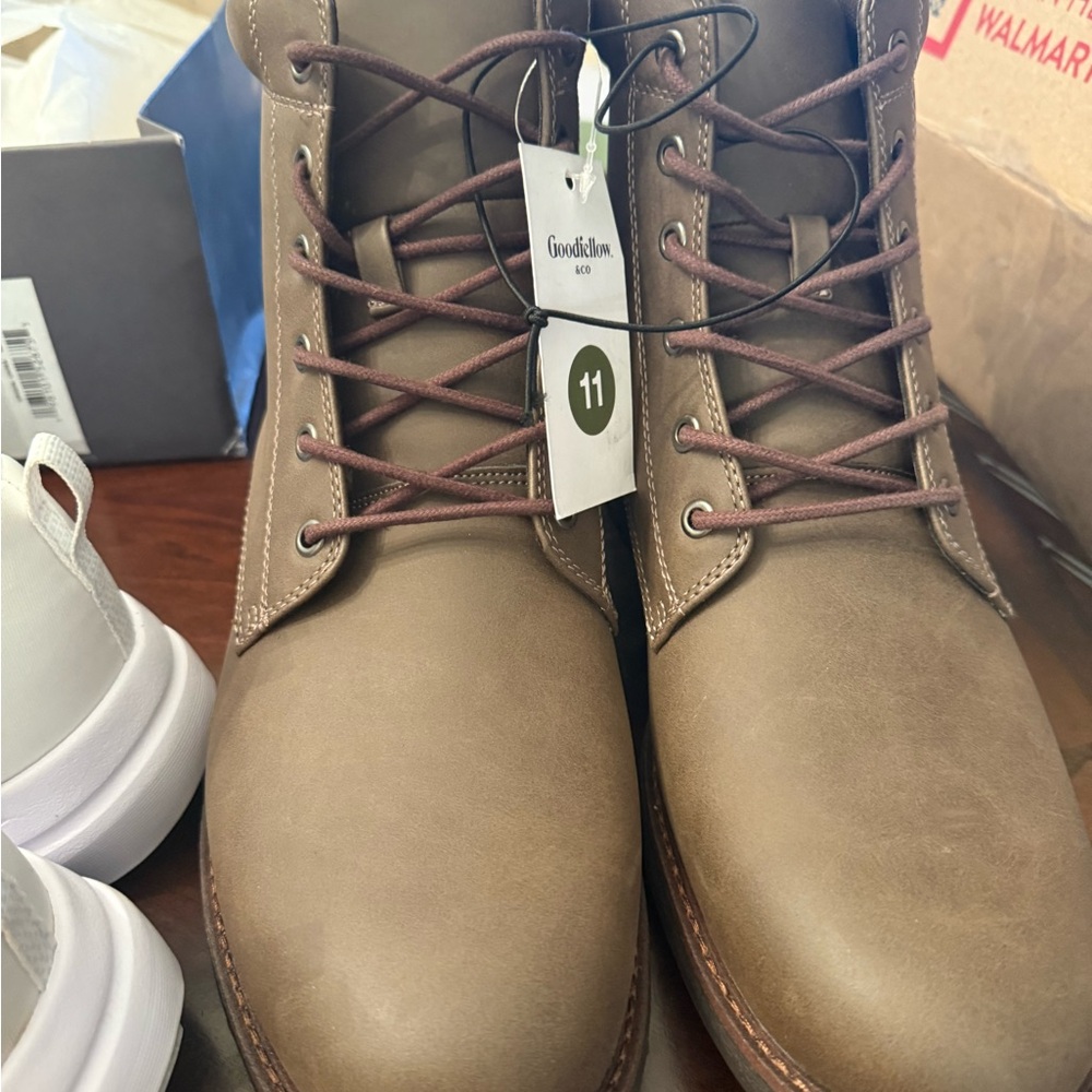 Goodfellow & Co Men’s Taupe Chukka Lace-Up Boots